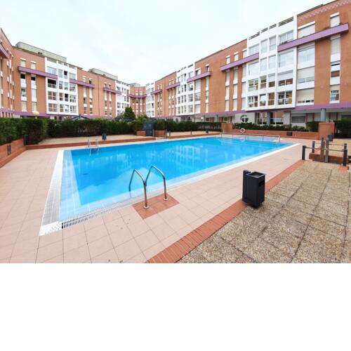 Piso junto a la playa con piscina y sauna