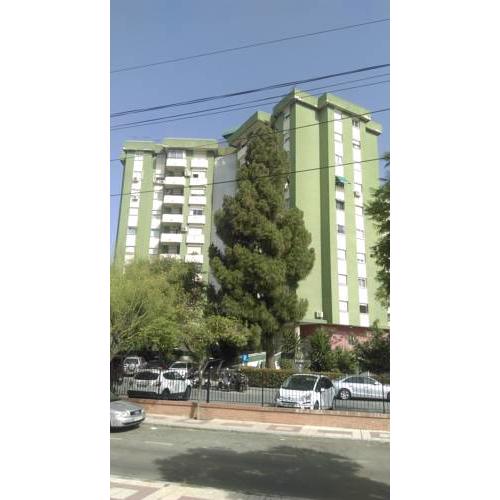 Piso muy amplio en Málaga .
