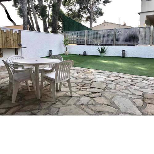 Planta baja con gran jardín privado 119B - INMO22