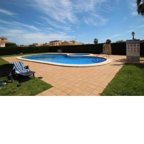 Planta baja en Club Salino con piscina comunitaria