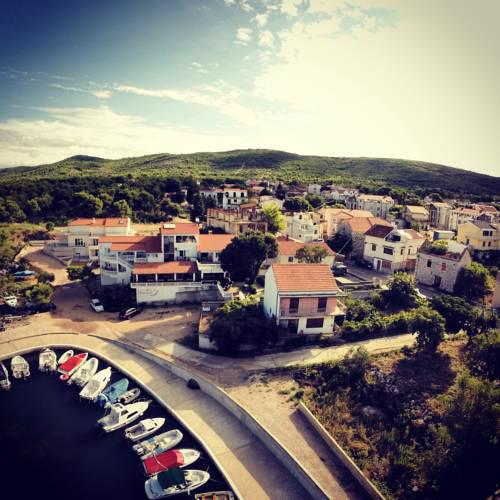Plavi Val Apartments
