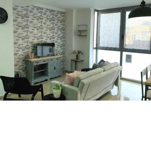 Playa a 250 metros. Apartamento recién reformado.