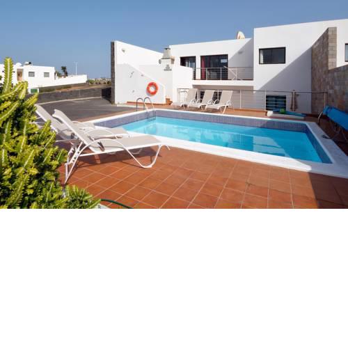 Playa Blanca Villa Sleeps 10 Pool WiFi