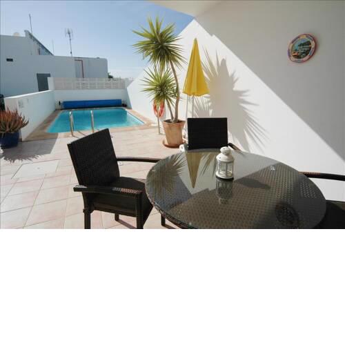 Playa Blanca Villa Sleeps 4 with Pool and WiFi