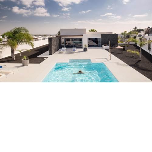 Playa Blanca Villa Sleeps 6 Pool Air Con WiFi