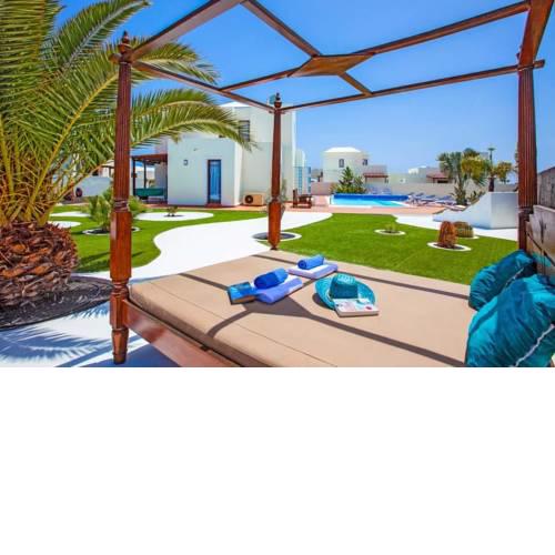 Playa Blanca Villa Sleeps 6 Pool Air Con WiFi
