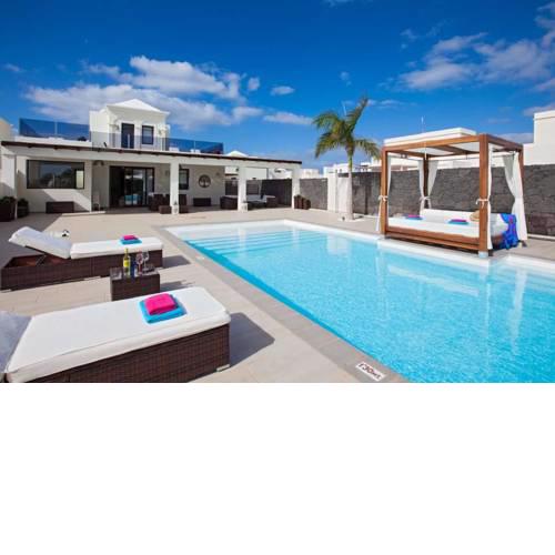 Playa Blanca Villa Sleeps 6 Pool Air Con WiFi