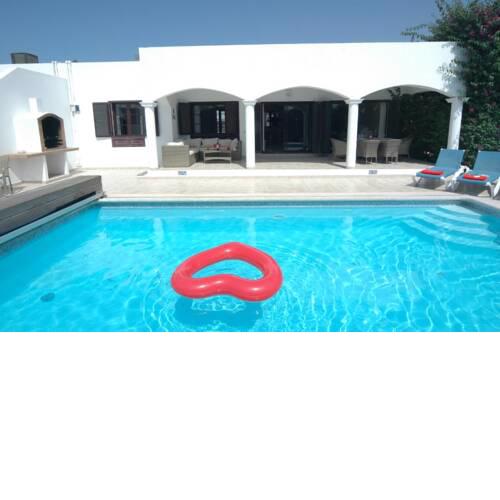 Playa Blanca Villa Sleeps 7 with Pool