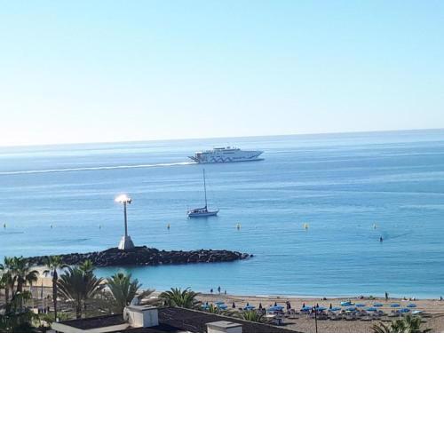 Playa de las Vistas Luxury