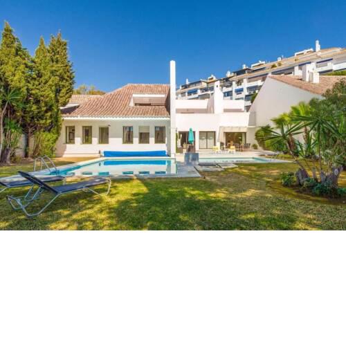 Playa Duque Marbella Holiday Home Sleeps 9 with Pool and Air Con