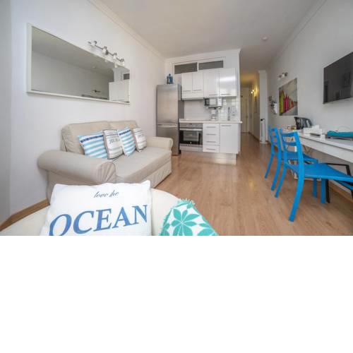 Playa las canteras a metros de la playa wifi gratis by Lightbooking
