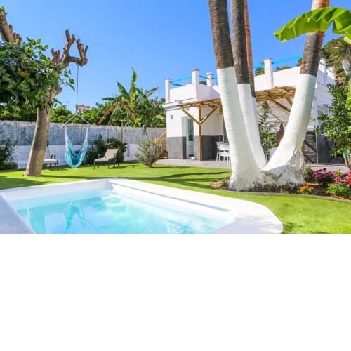 Playamar Villa Sleeps 4 with Pool Air Con and WiFi