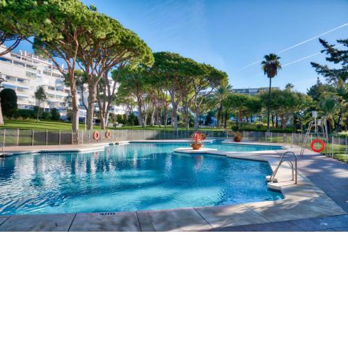 PLAYAS DEL DUQUE, PUERTO BANUS, GOLF .PLAYA Y COMPRAS