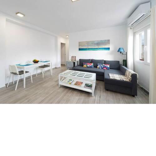 Plaza Victoria 2-bedroom apartment