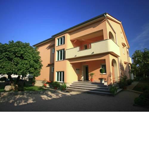 Pleasant Apartment in Krk with Private Terrace
