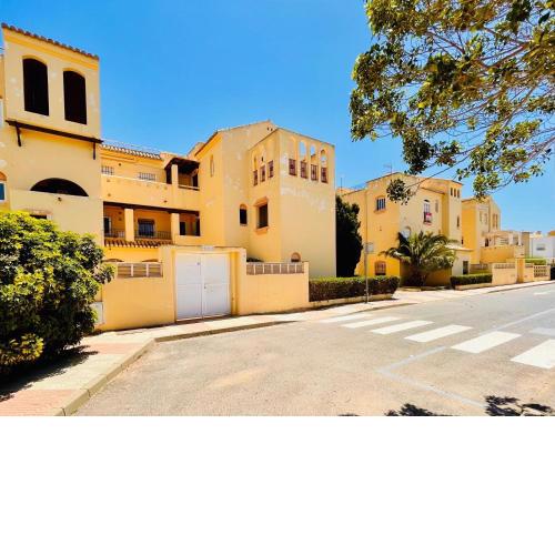 Pleasant apartment in Roquetas de Mar with garden
