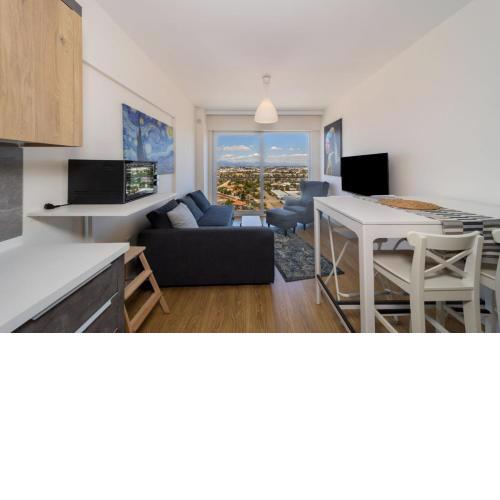 Pleasant Flat with Shared Pool in Kepez