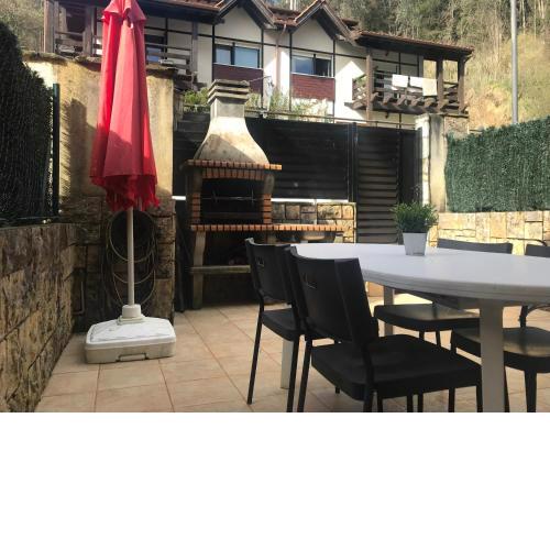 Plentzia Port, piscina y club social