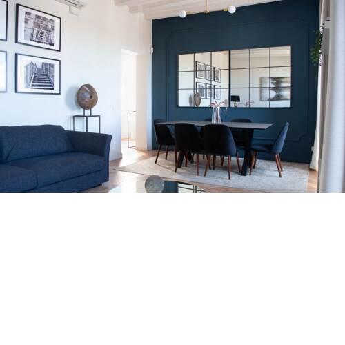 Plum Guide - Charcoal Navy