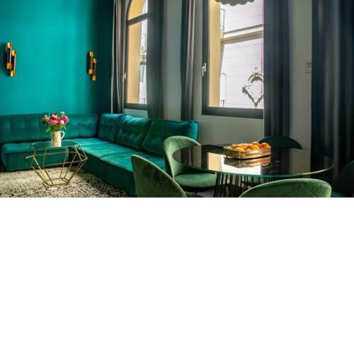 Plum Guide - Turquoise Teal