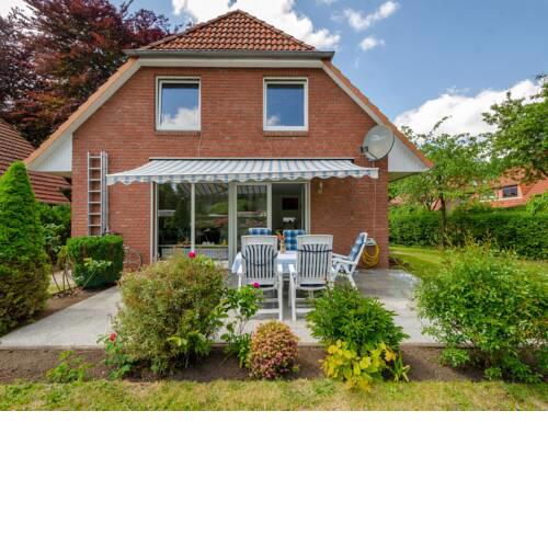 Plush Bungalow in Rellingen with Garden