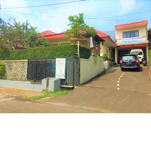Poetri Guest House Syariah near Kebun Raya Bogor
