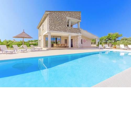Pollenca Villa Sleeps 10 Pool Air Con WiFi T400588