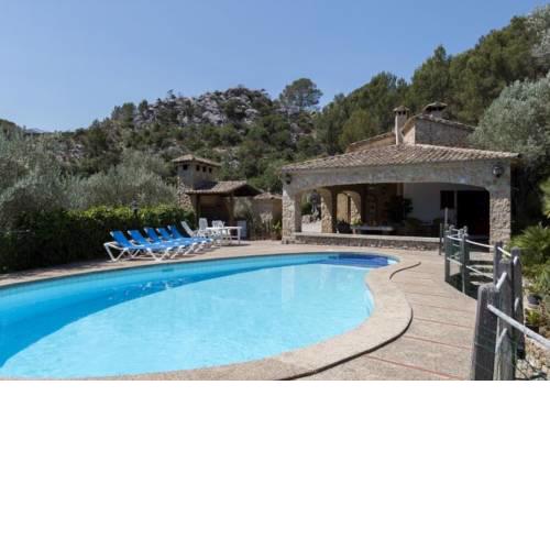 Pollenca Villa Sleeps 10 with Pool Air Con and WiFi