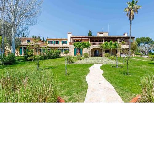 Pollenca Villa Sleeps 10 with Pool Air Con and WiFi