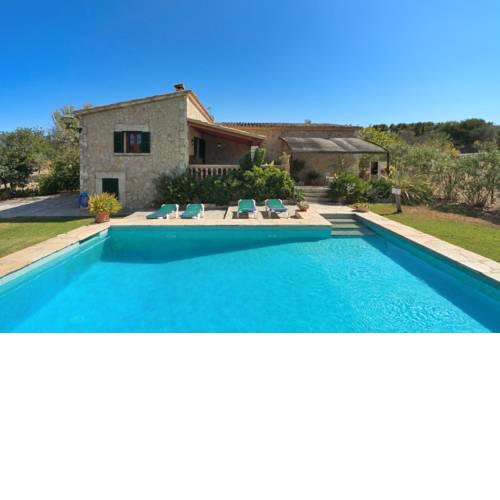 Pollenca Villa Sleeps 4 Pool Air Con WiFi