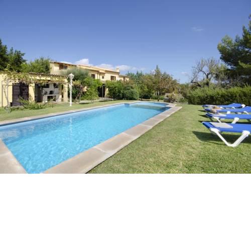Pollenca Villa Sleeps 4 with Pool Air Con and WiFi