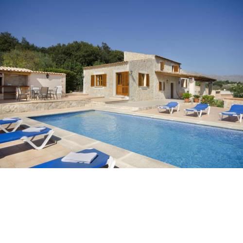 Pollenca Villa Sleeps 4 with Pool
