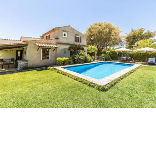 Pollenca Villa Sleeps 5 with Pool Air Con and WiFi