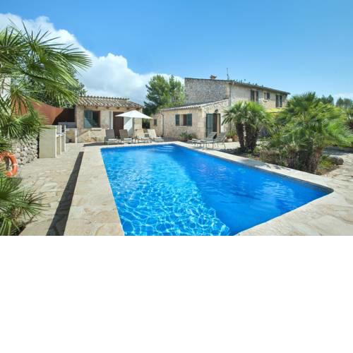 Pollenca Villa Sleeps 6 Pool Air Con WiFi