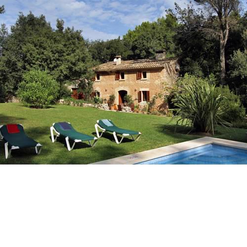 Pollenca Villa Sleeps 6 Pool Air Con WiFi