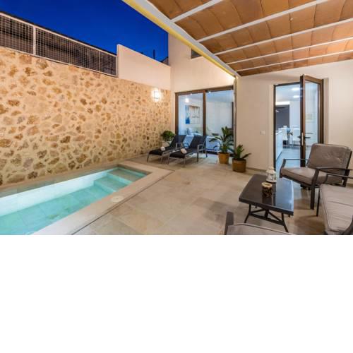 Pollenca Villa Sleeps 6 Pool WiFi