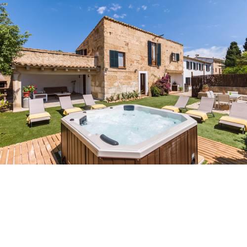 Pollenca Villa Sleeps 6 WiFi