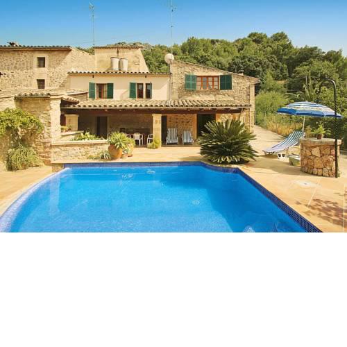 Pollenca Villa Sleeps 6 WiFi
