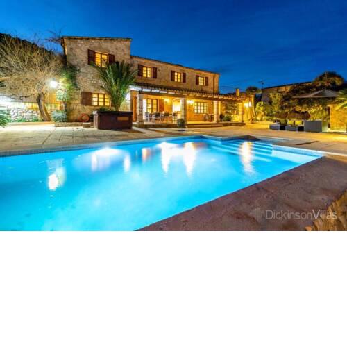 Pollenca Villa Sleeps 6 with Pool Air Con and WiFi