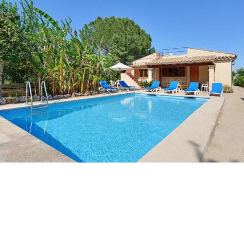 Pollenca Villa Sleeps 6 with Pool Air Con and WiFi