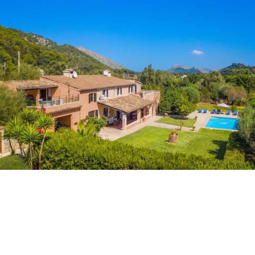 Pollenca Villa Sleeps 6 with Pool Air Con and WiFi