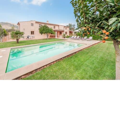 Pollenca Villa Sleeps 6 with Pool Air Con and WiFi