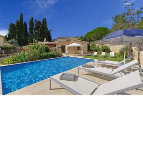 Pollenca Villa Sleeps 6 with Pool Air Con and WiFi