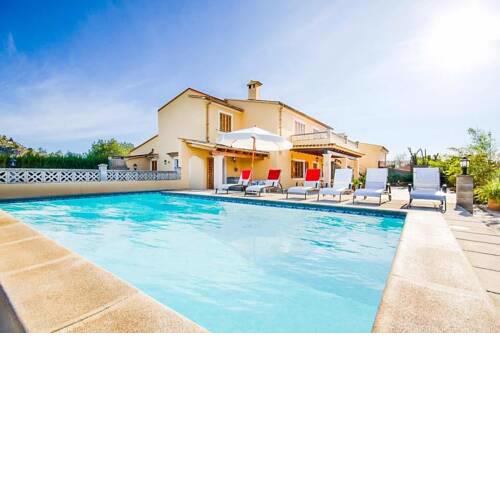 Pollenca Villa Sleeps 6 with Pool Air Con and WiFi