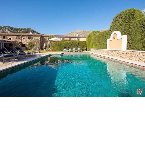 Pollenca Villa Sleeps 8 Pool Air Con WiFi