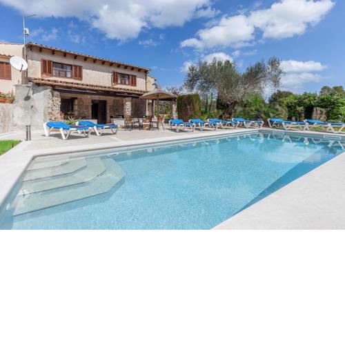 Pollenca Villa Sleeps 8 Pool Air Con WiFi