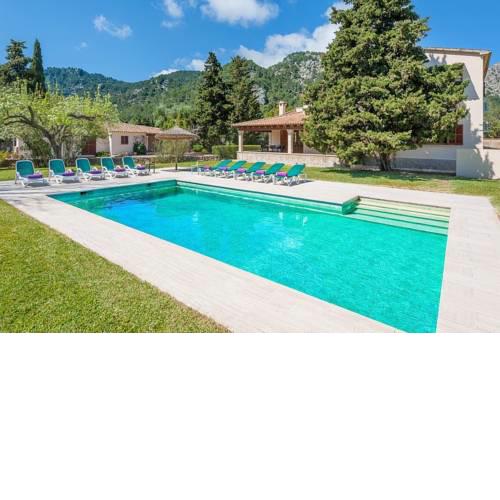 Pollenca Villa Sleeps 8 Pool WiFi