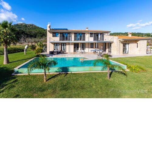 Pollenca Villa Sleeps 8 with Pool Air Con and WiFi