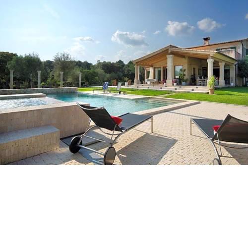 Pollenca Villa Sleeps 8 with Pool Air Con and WiFi