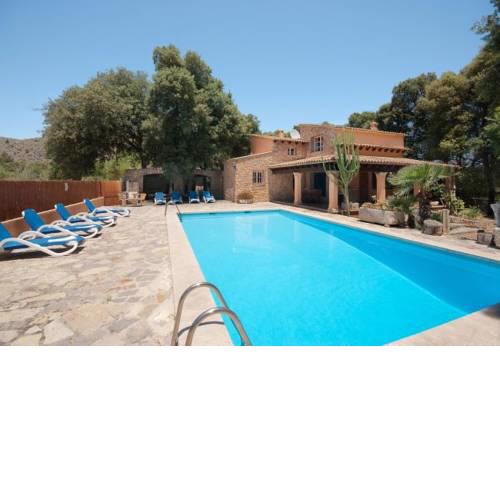 Pollenca Villa Sleeps 8 with Pool Air Con and WiFi